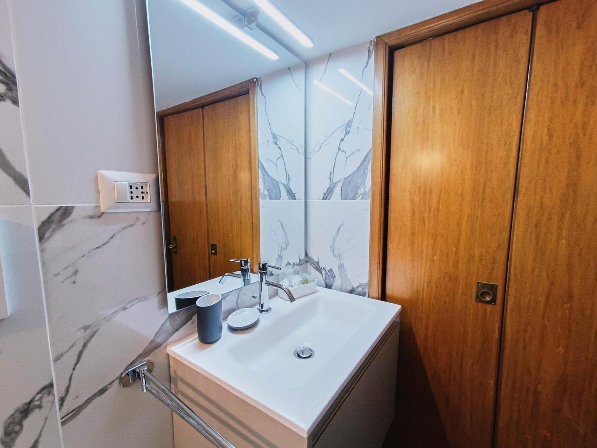 Mini Studio Con Balcone A Piazza Del Popolo Рим Экстерьер фото